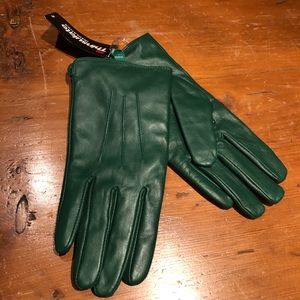 Green leather insulated gloves